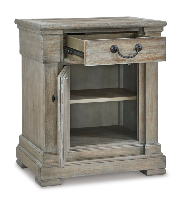 Moreshire Bisque Panel Bedroom Set