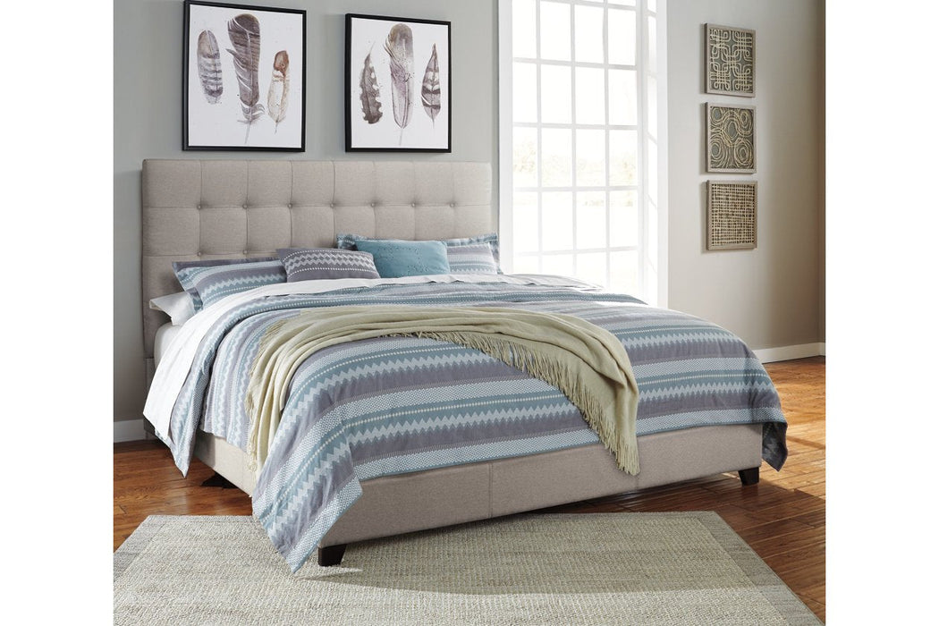 Dolante Beige Queen Upholstered Bed - B130-581 - Gate Furniture