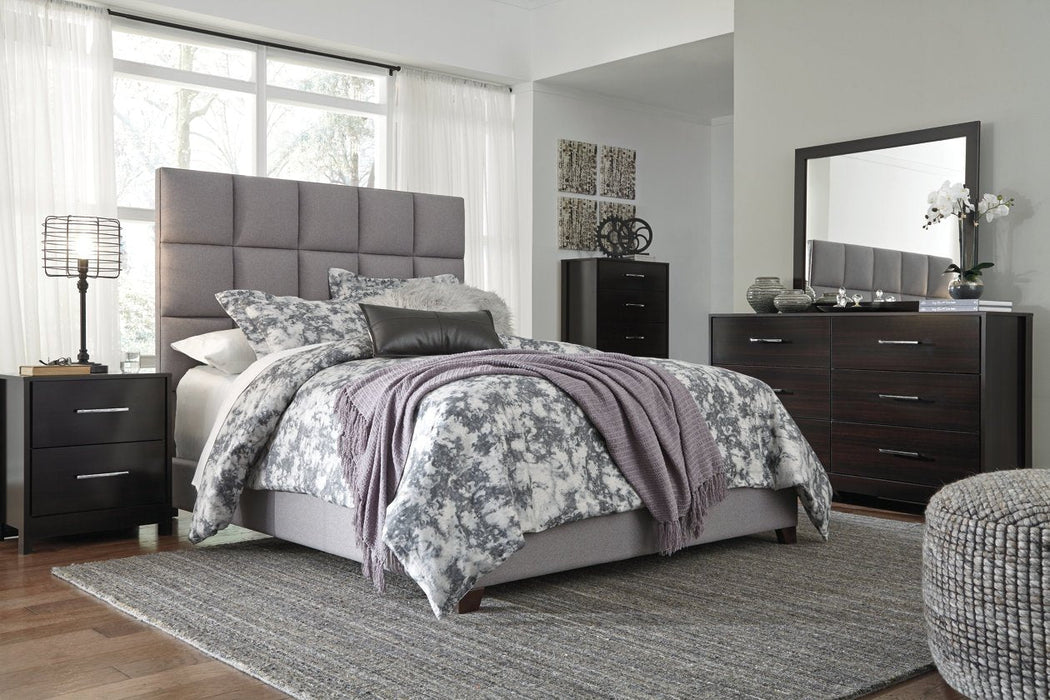 Dolante Gray Queen Upholstered Bed - B130-381 - Gate Furniture