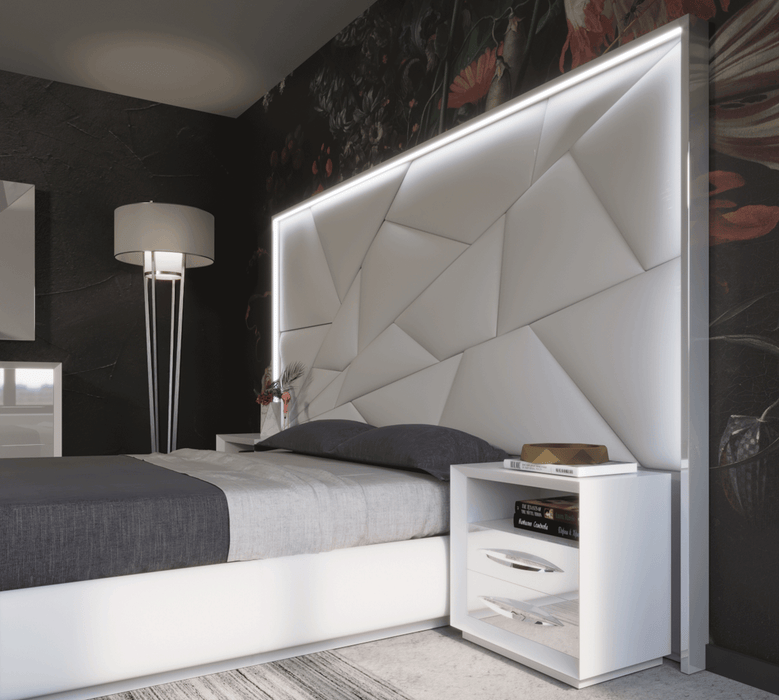 Majesty Bedroom W/Light And Carmen Cases Set - Gate Furniture