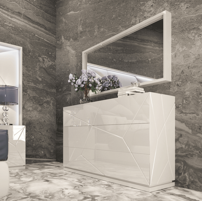 Majesty Bedroom W/Light And Kiu Cases Set - Gate Furniture