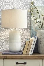 Shavon Beige/White Table Lamp - L100724 - Gate Furniture