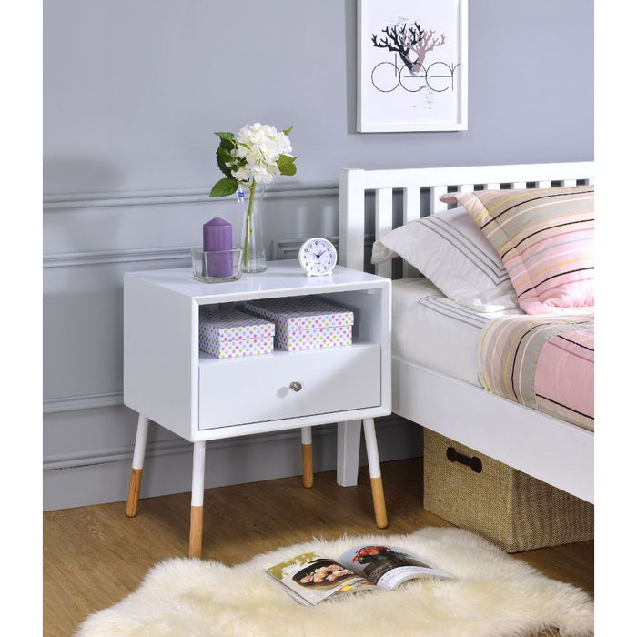 Sonria II End Table - 84450 - In Stock Furniture